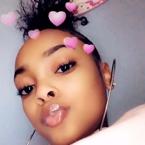 Meet your Posher, Myla